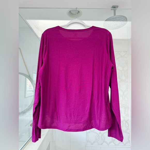 Old Navy Cloudmotion Base Layer Long Sleeve Top - Picture 4 of 7